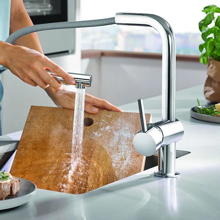 Minta Single Handle Pull-Out Kitchen Faucet - Rockland Interiors Inc.