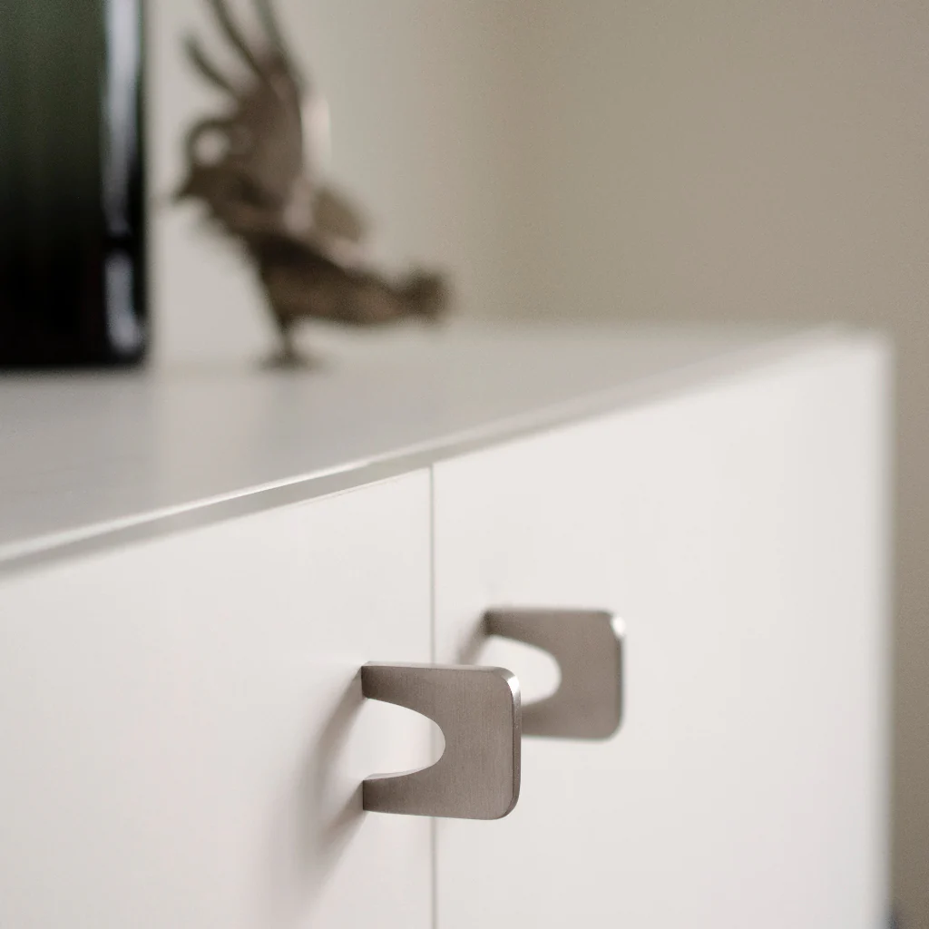 Bridge Knob - Rockland Interiors Inc.