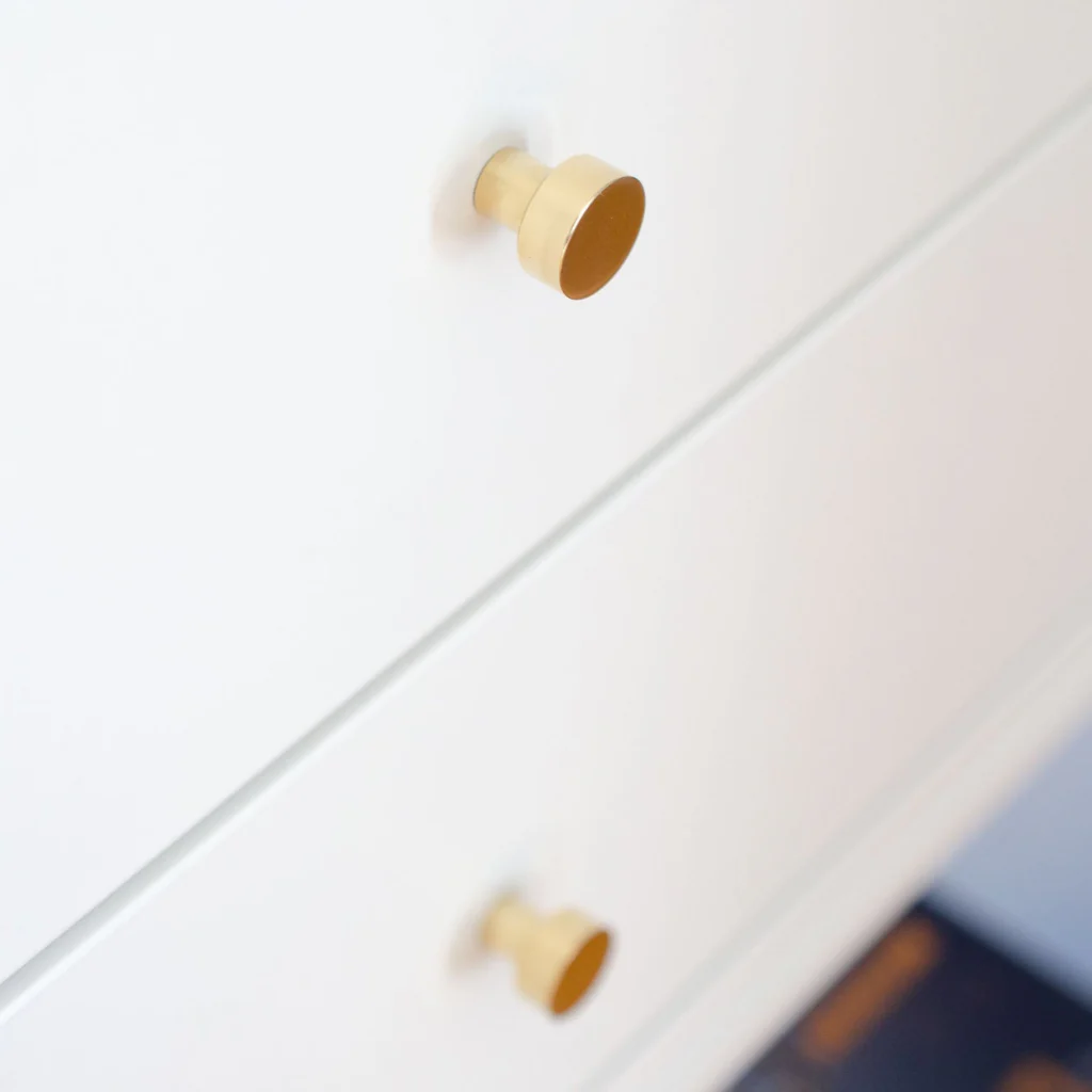 Dot Knob - Rockland Interiors Inc.