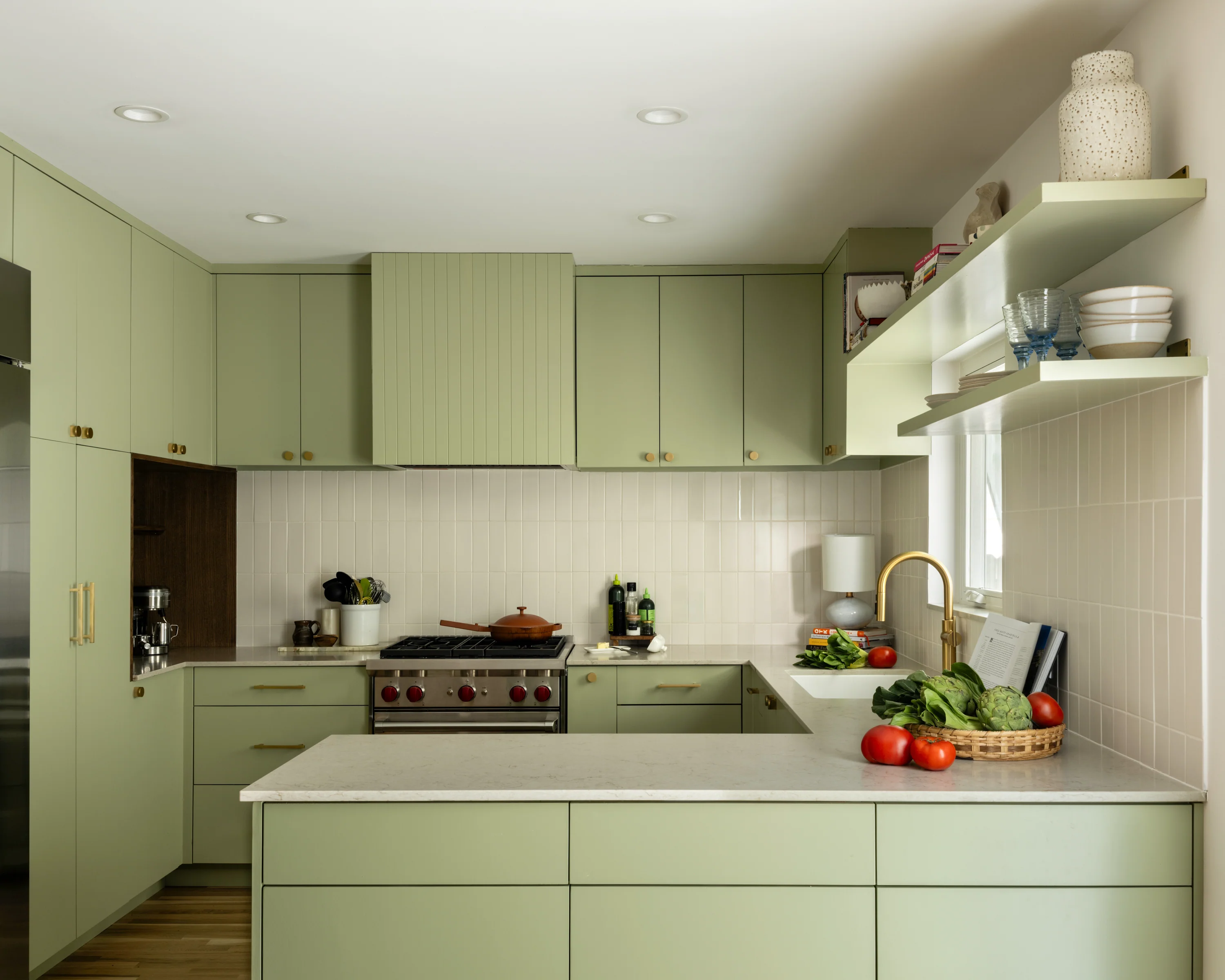3x9 Natural Press Ceramic Tile in Pearl Gloss - Rockland Interiors Inc.