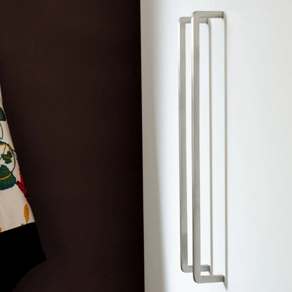 Thread Handle - Rockland Interiors Inc.
