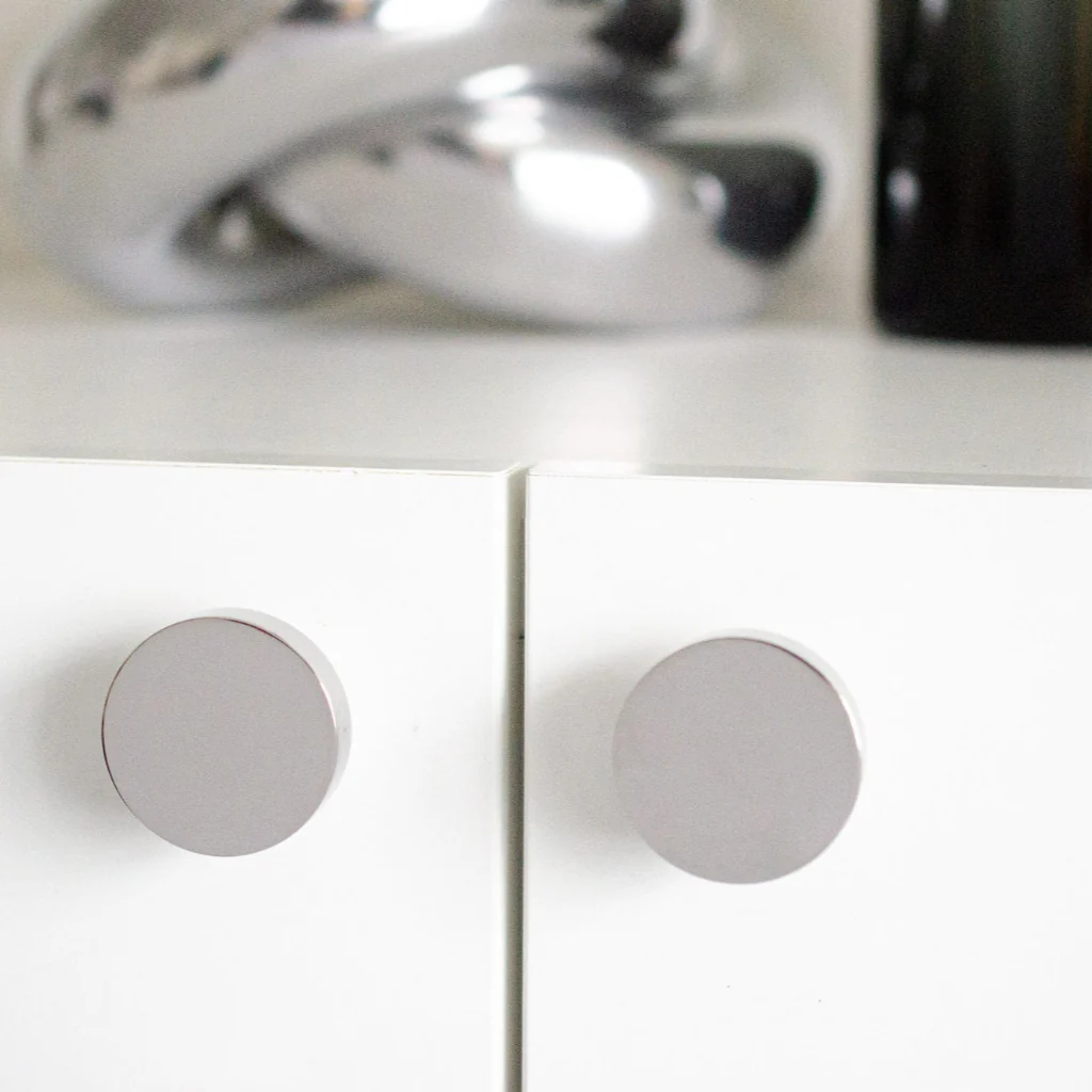 Dot Knob - Rockland Interiors Inc.