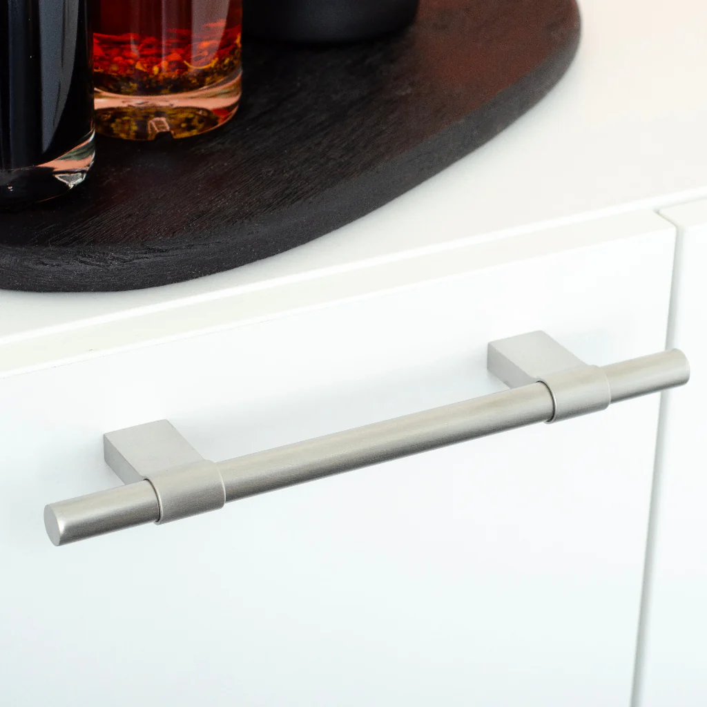 Line Big Handle - Rockland Interiors Inc.