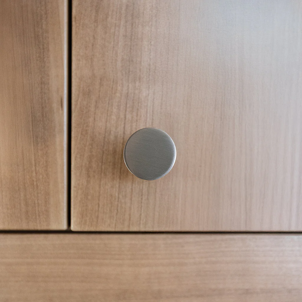 Knurled Cabinet Knob - Rockland Interiors Inc.