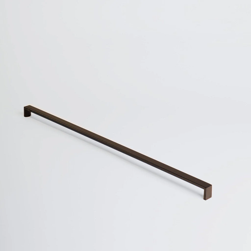 Charlie Contour Appliance Pull - Rockland Interiors Inc.