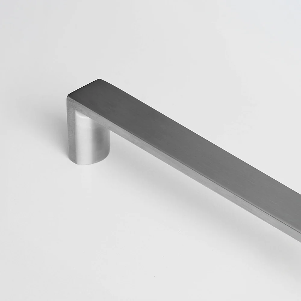 Charlie Contour Appliance Pull - Rockland Interiors Inc.