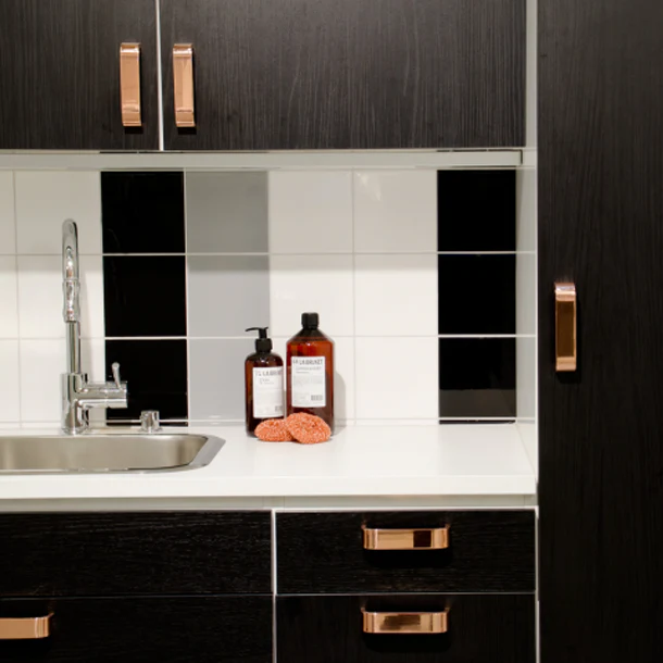 Curve Handle - Rockland Interiors Inc.