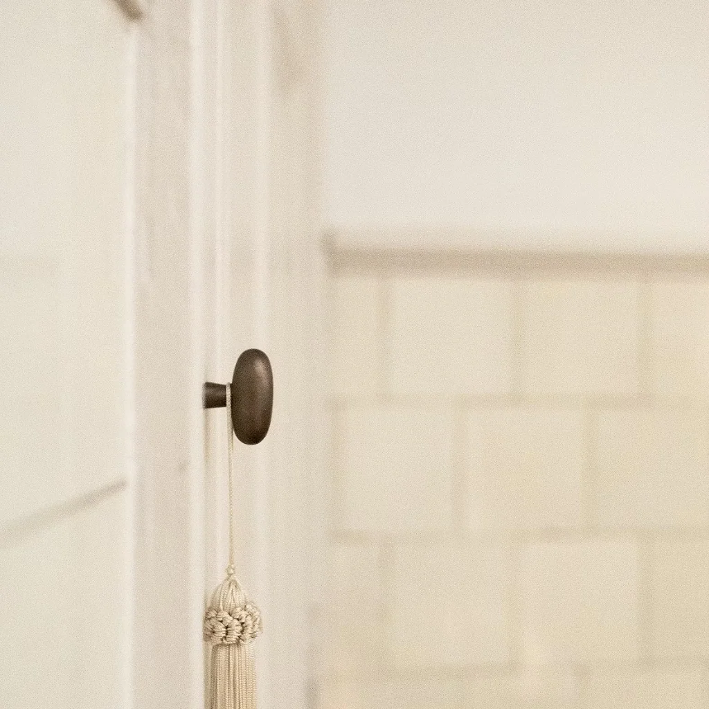 Blunt Knob - Rockland Interiors Inc.