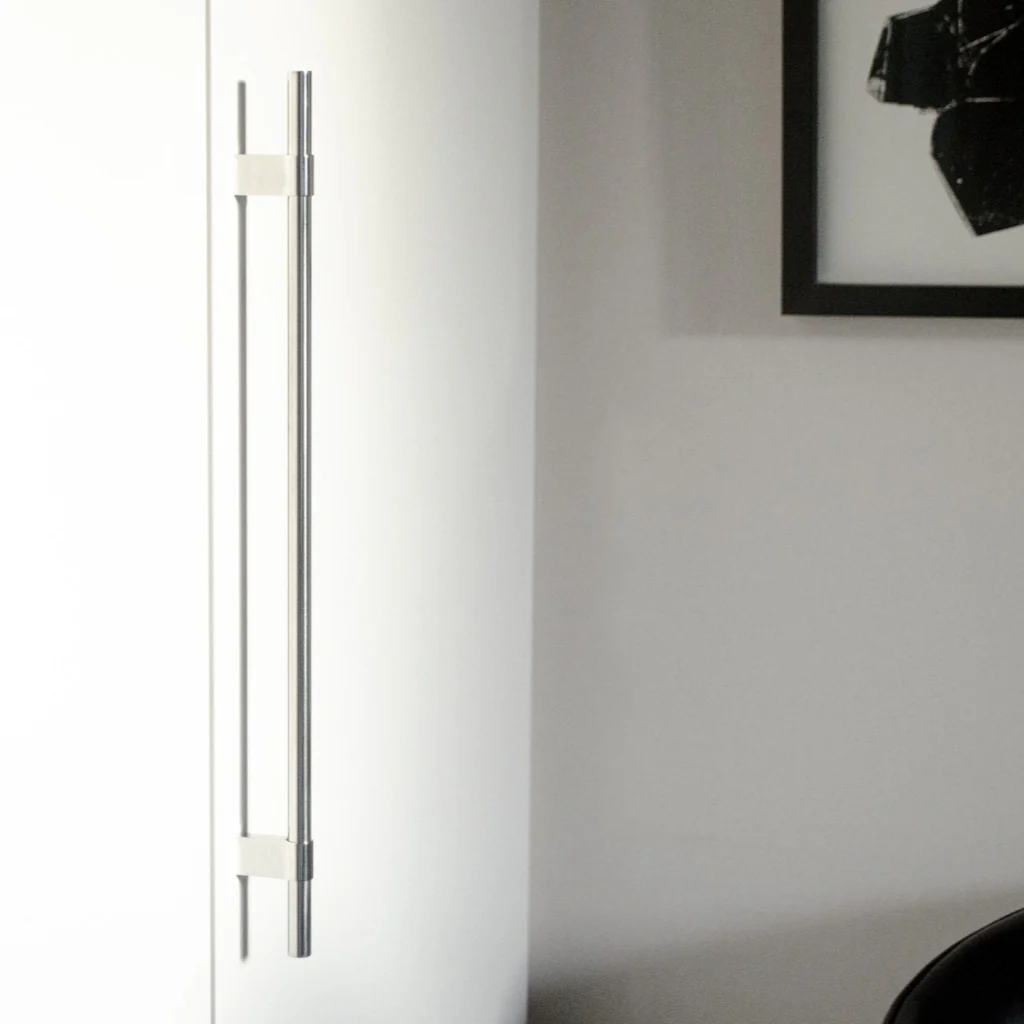 Line Big Handle - Rockland Interiors Inc.