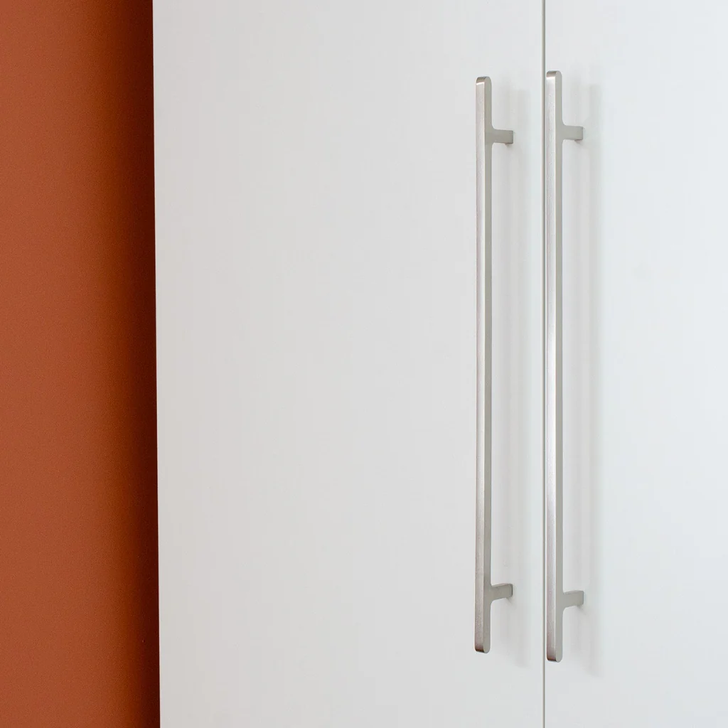 Flat Line Handle - Rockland Interiors Inc.
