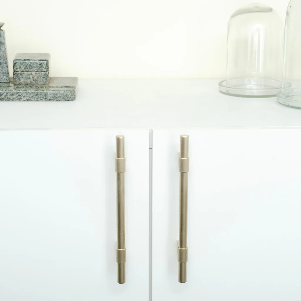 Line Big Handle - Rockland Interiors Inc.