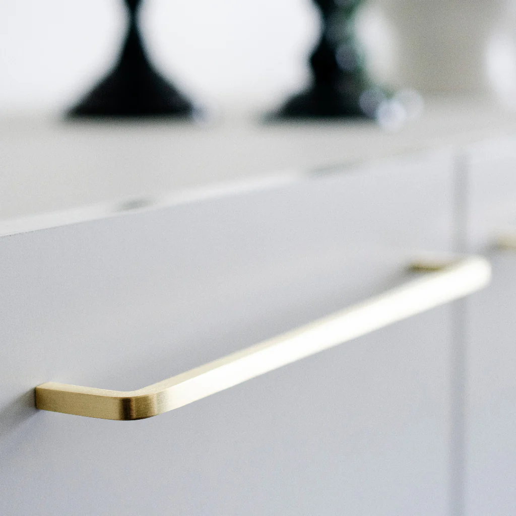 Thread Handle - Rockland Interiors Inc.