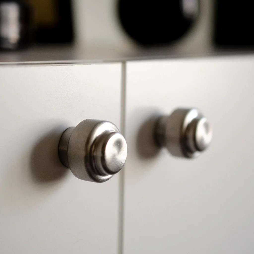 Hip Knob / Hook - Rockland Interiors Inc.