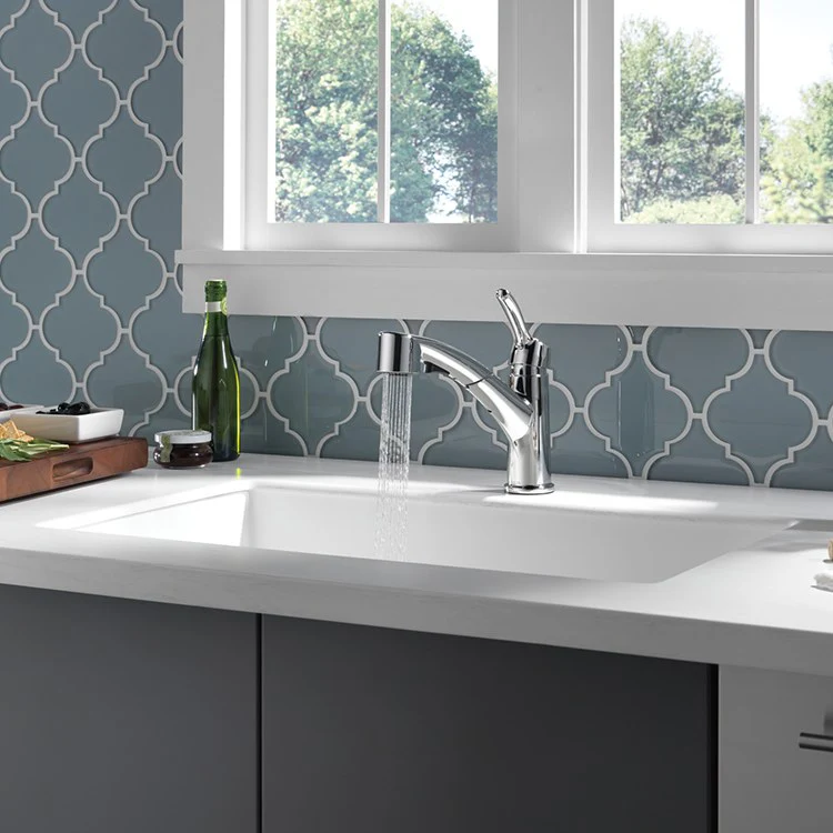 Collins Single Handle Pull Out Kitchen Faucet - Rockland Interiors Inc.