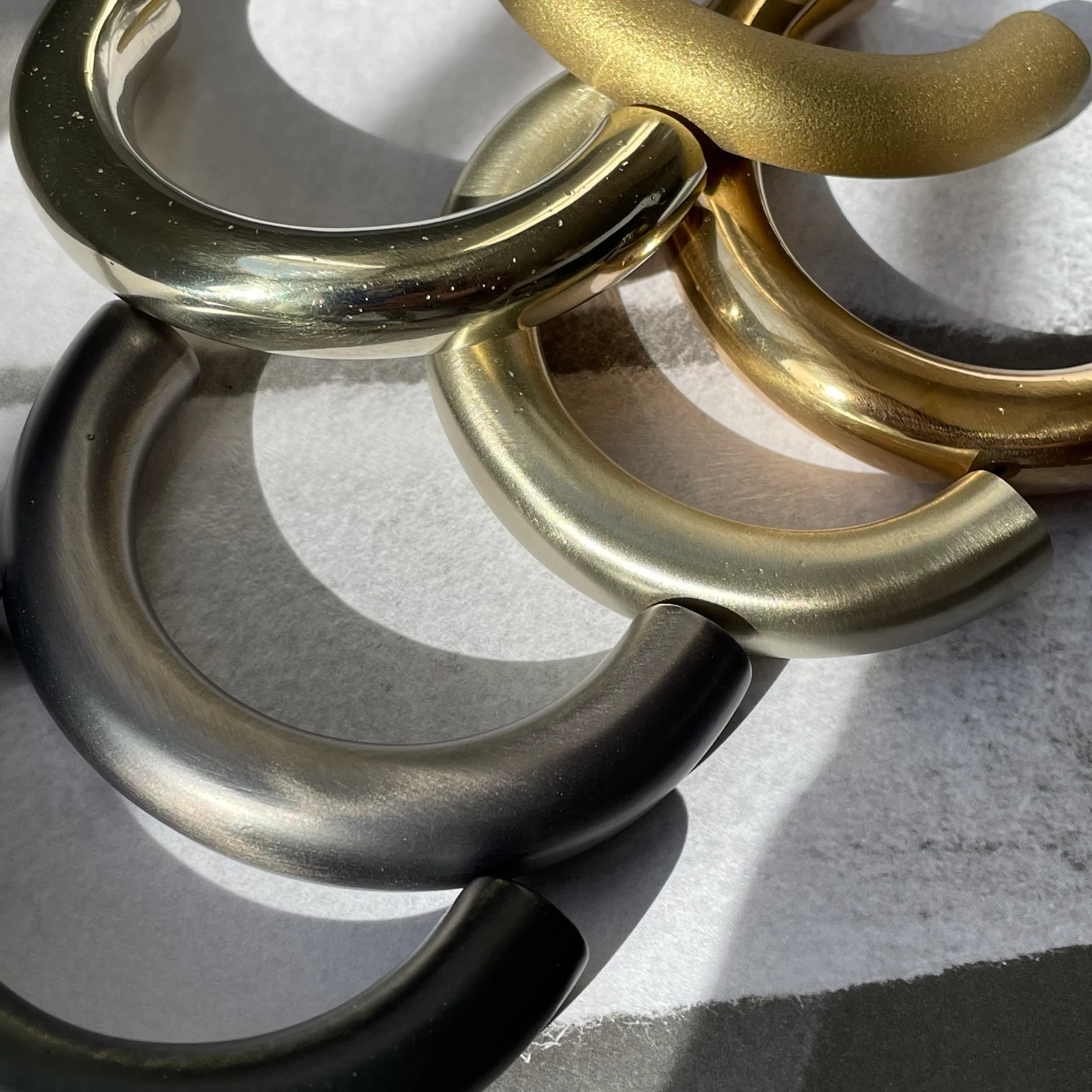 Cercle Pull Thin Long - Rockland Interiors Inc.