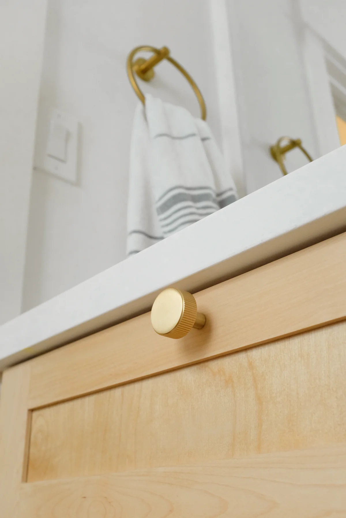 Ribbed Knob - Rockland Interiors Inc.