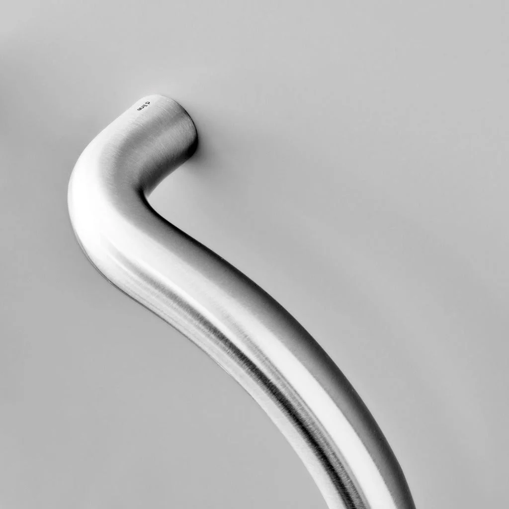 Knud Pull Circular Cabinet & Appliance Handle - Rockland Interiors Inc.