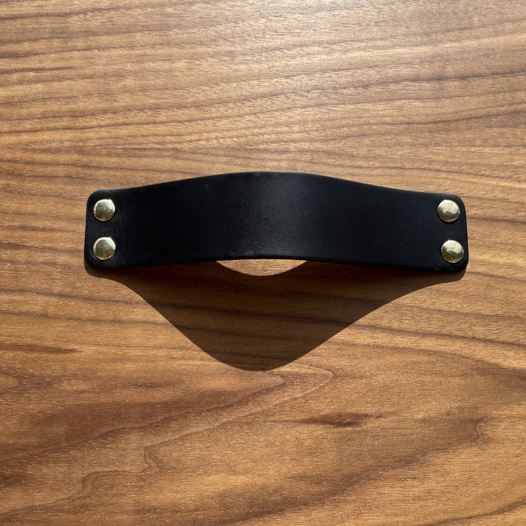 SP01 Smooth Leather Strap Pull - Rockland Interiors Inc.