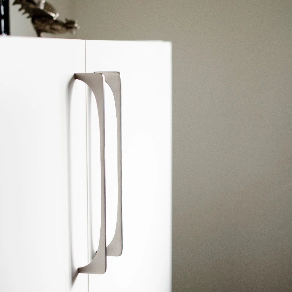 Bridge Pull - Rockland Interiors Inc.
