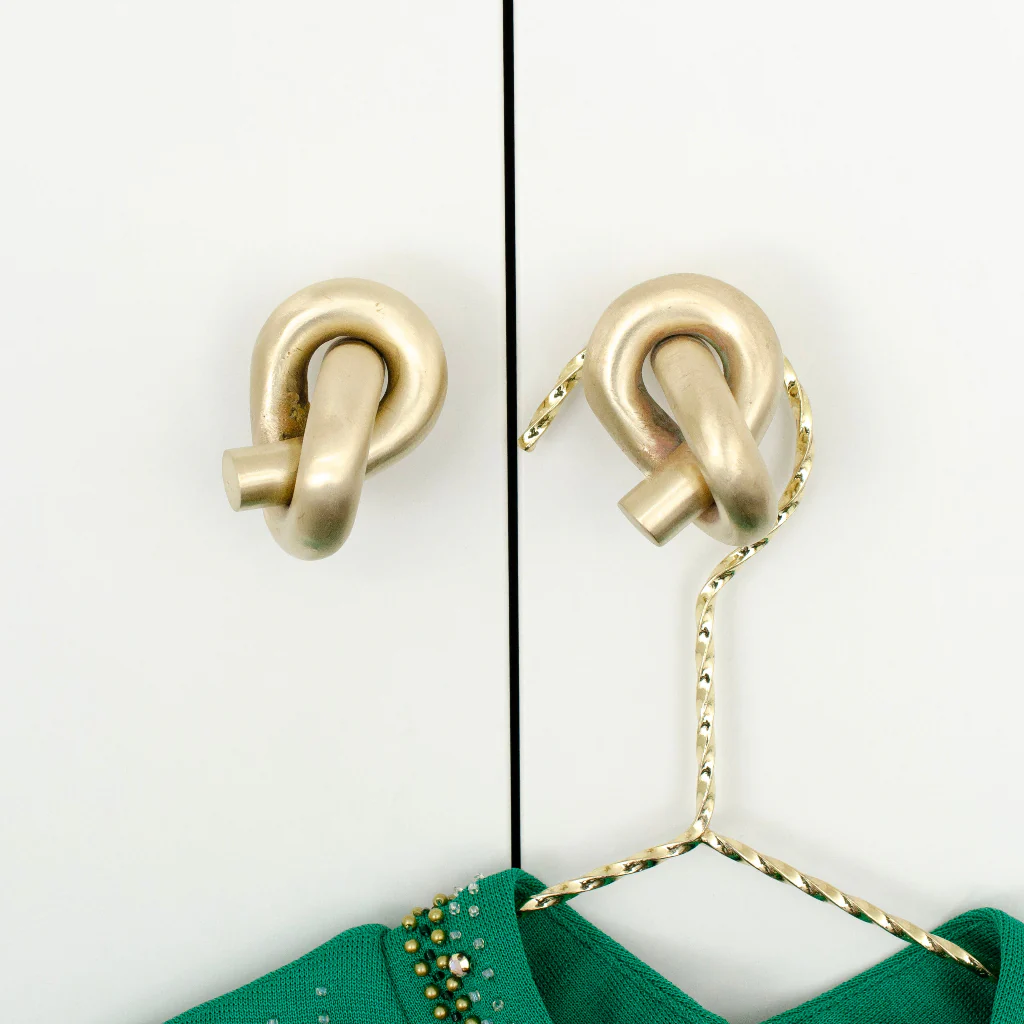 Knot Knob Big - Rockland Interiors Inc.