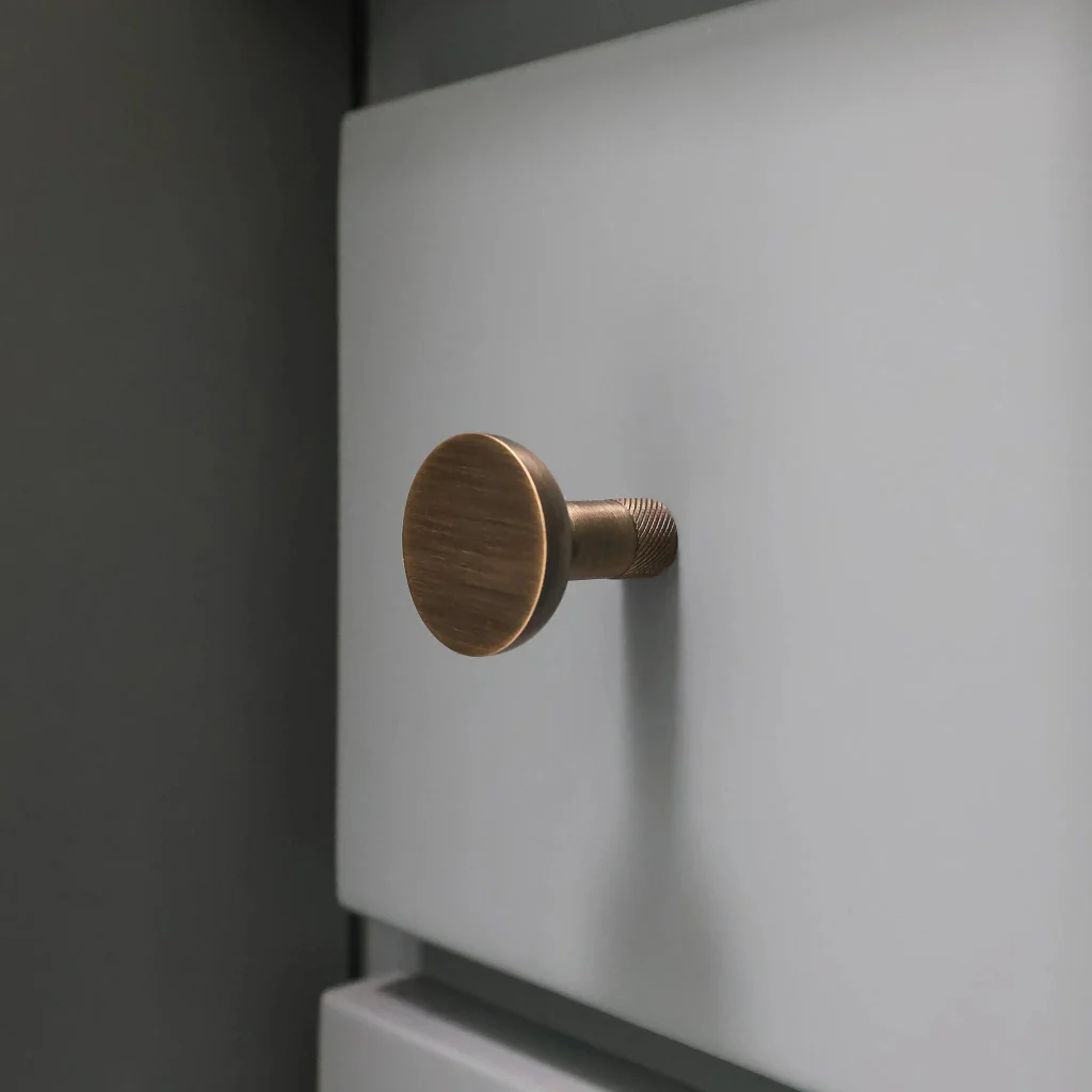 Knurled Cabinet Knob - Rockland Interiors Inc.