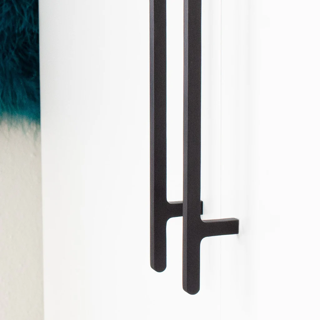 Flat Line Handle - Rockland Interiors Inc.