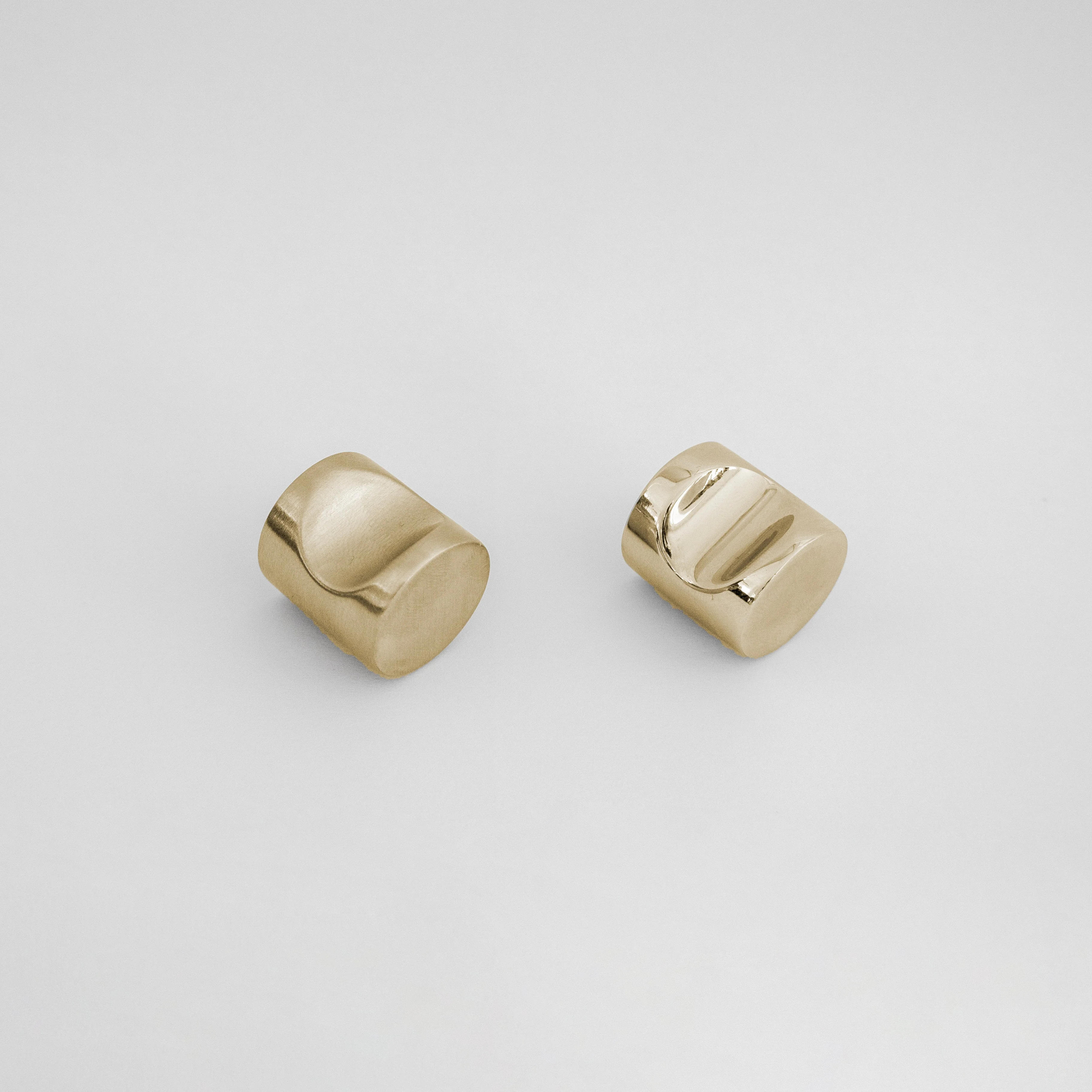 Charlie Groove Knob Hook - Rockland Interiors Inc.