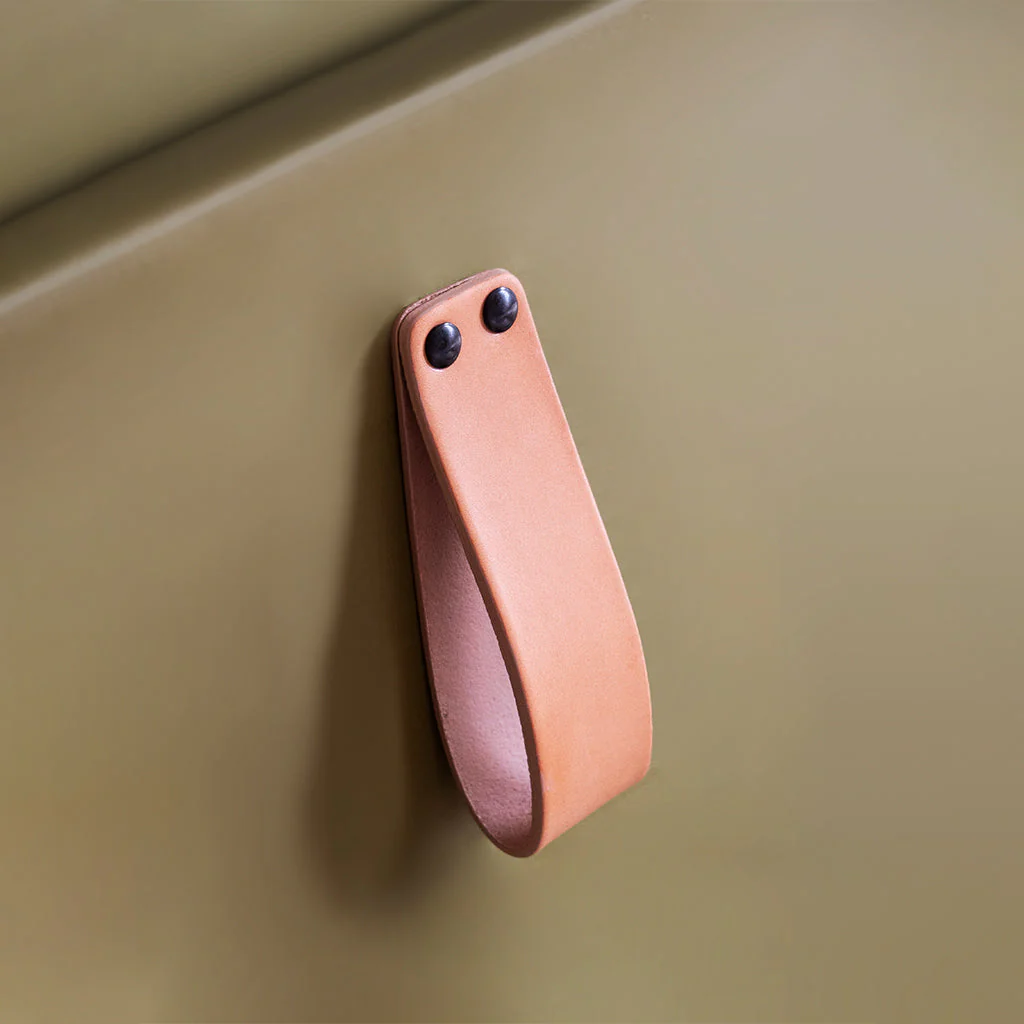 LP01 Smooth Leather Loop Pull - Rockland Interiors Inc.