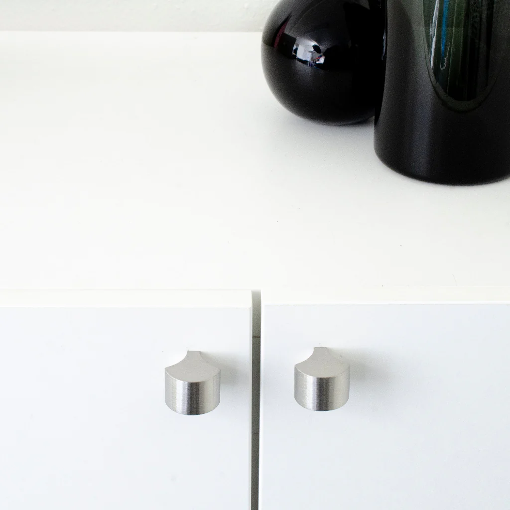Feather Knob - Rockland Interiors Inc.