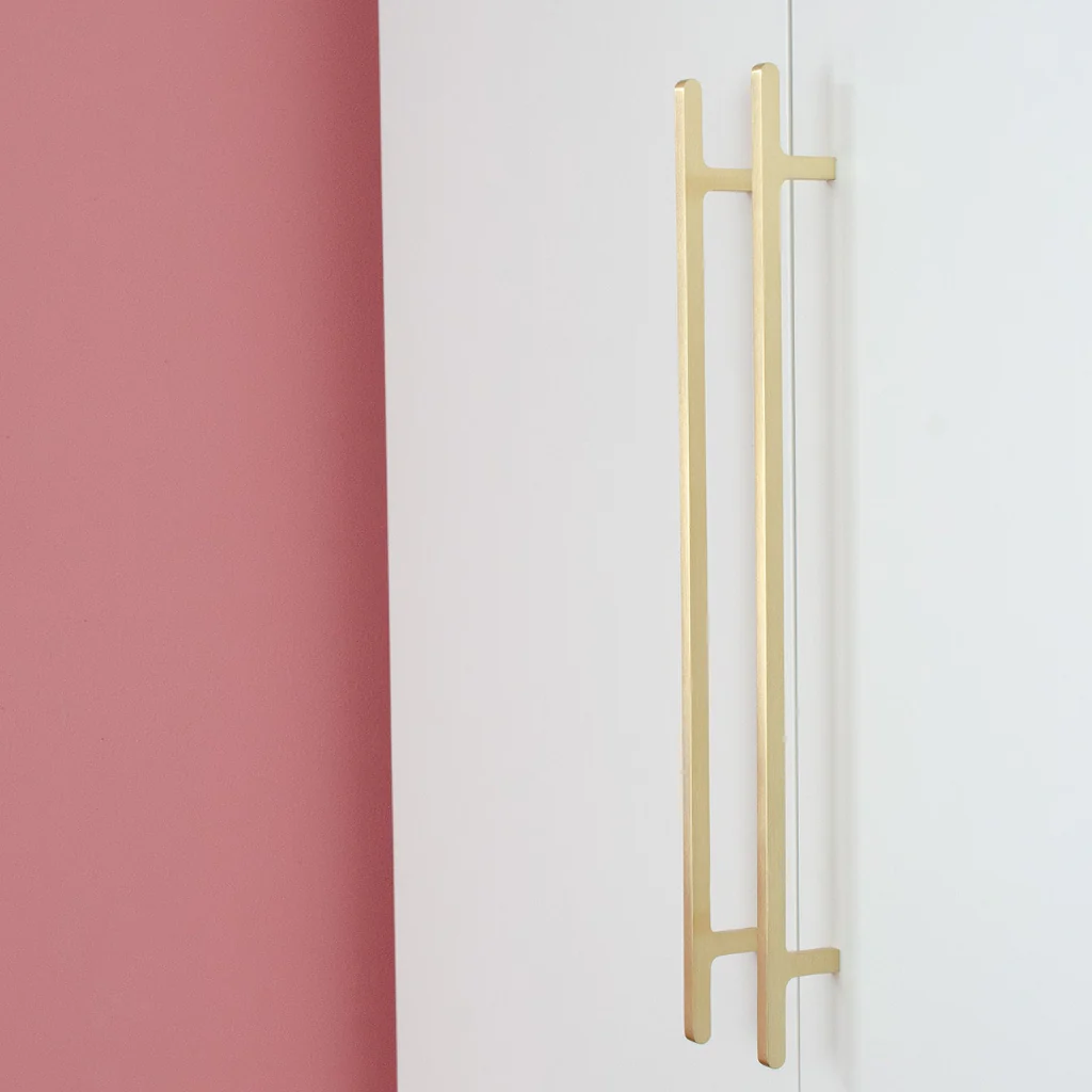 Flat Line Handle - Rockland Interiors Inc.
