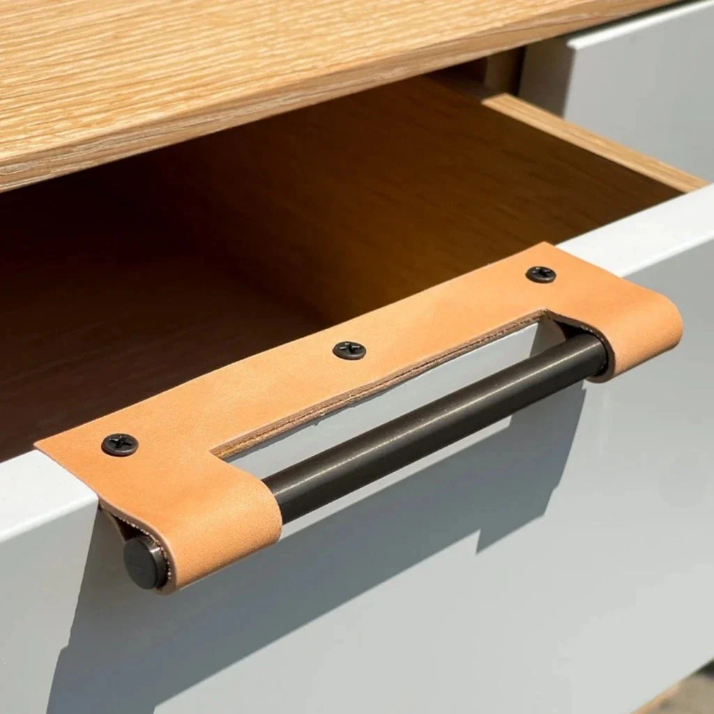 EP03 Leather Edge Pull - Rockland Interiors Inc.