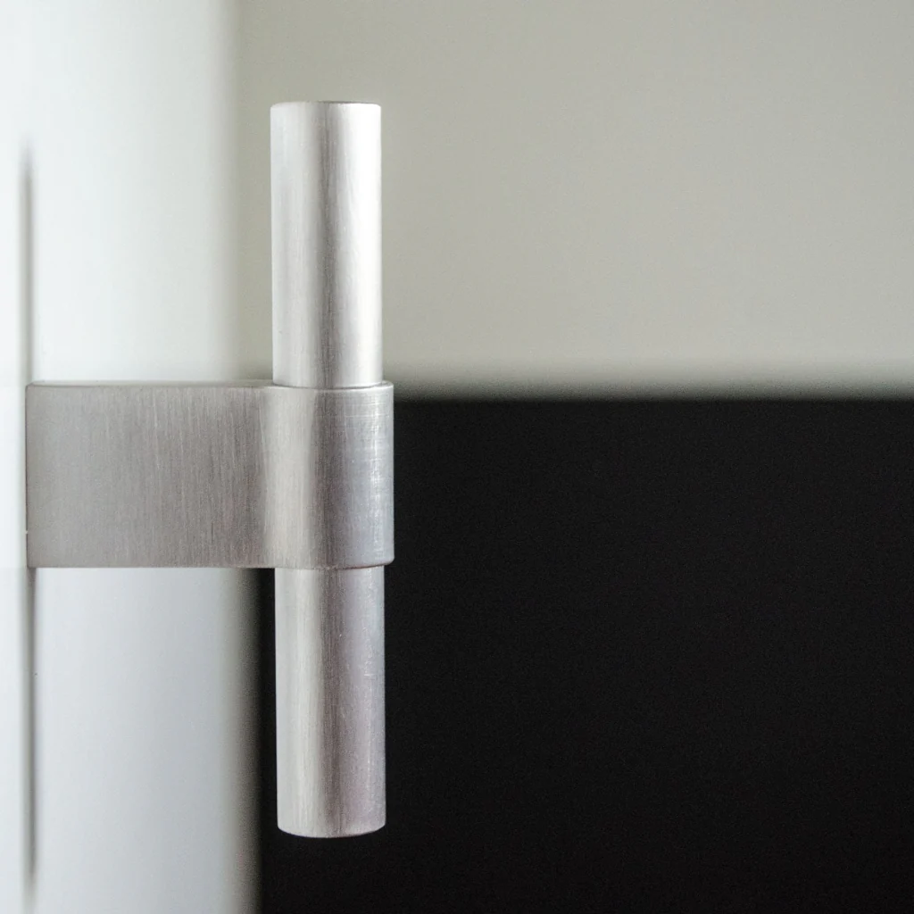 Line Big Knob - Rockland Interiors Inc.