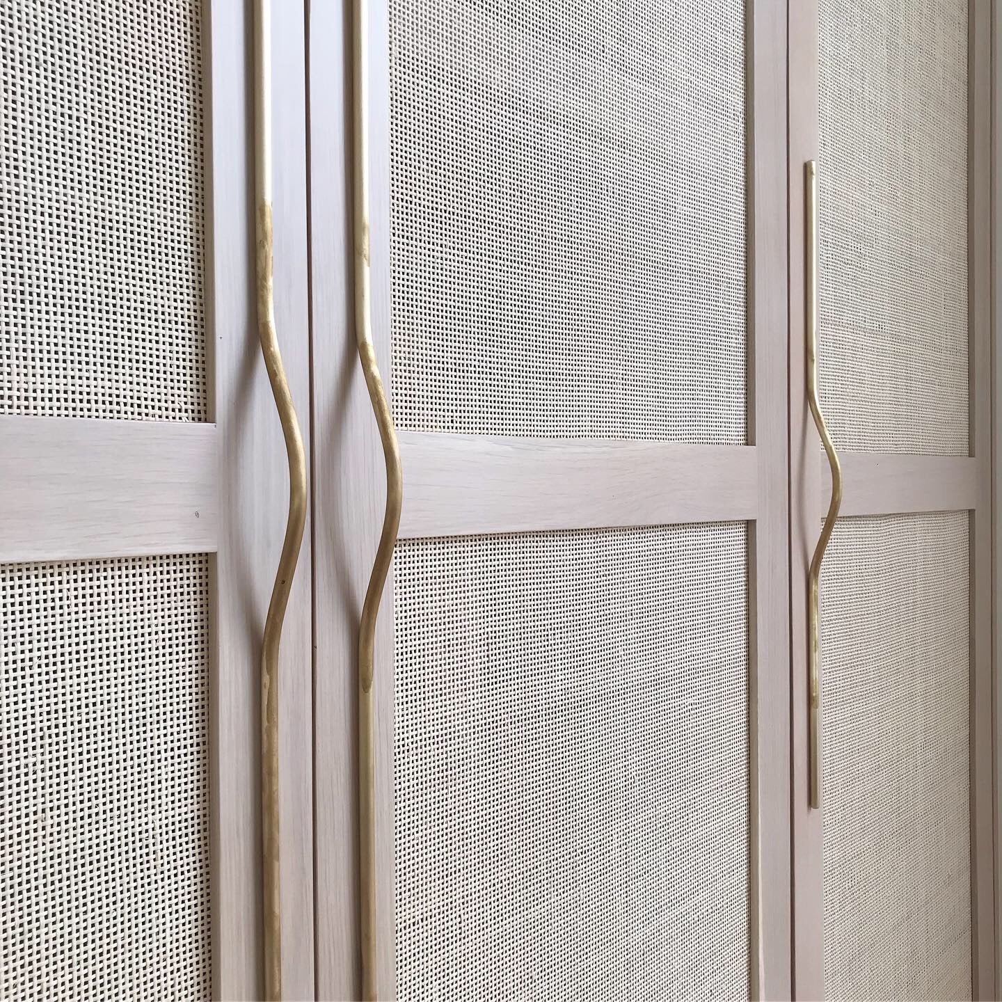 Pulse Line Handle - Rockland Interiors Inc.