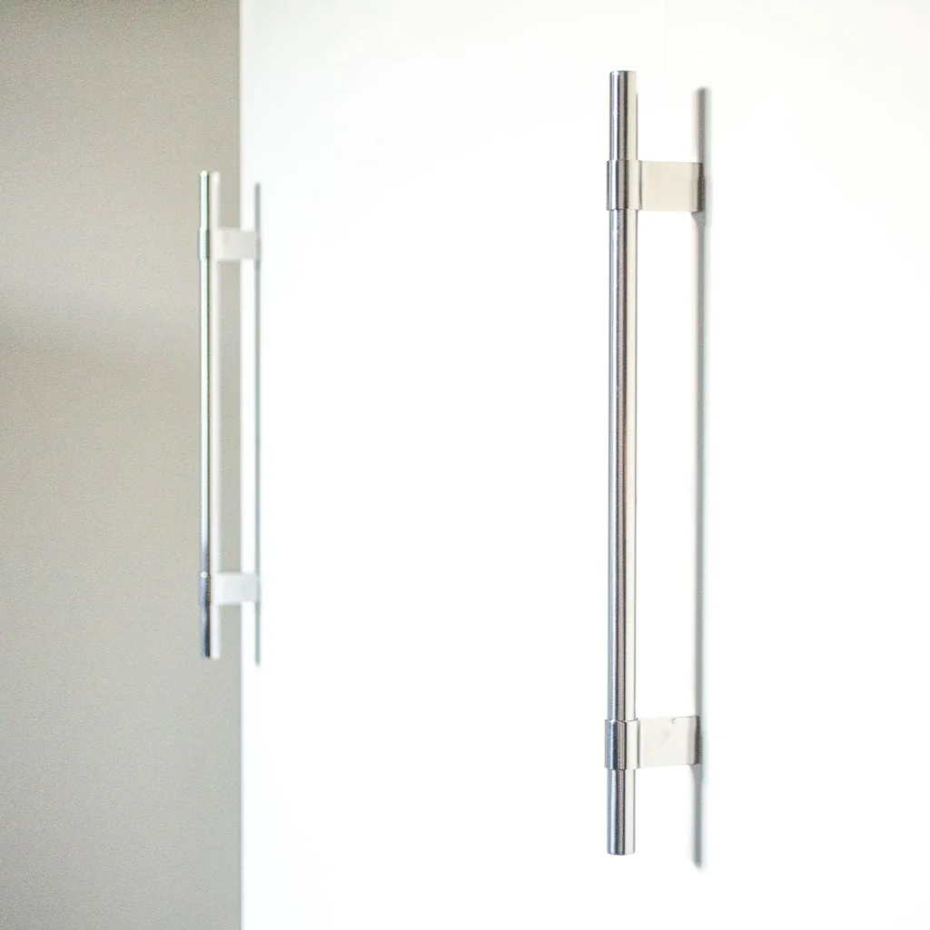Line Big Handle - Rockland Interiors Inc.