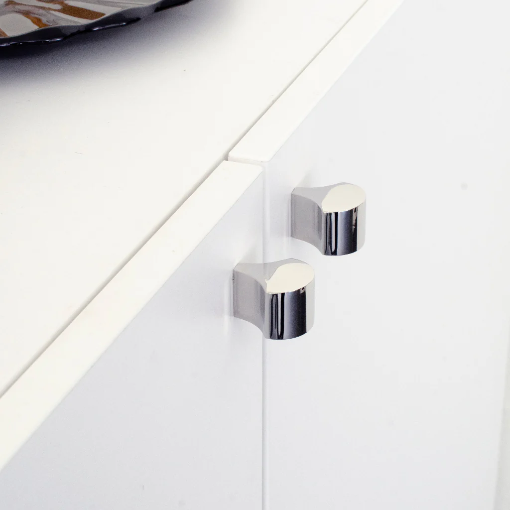 Feather Knob - Rockland Interiors Inc.