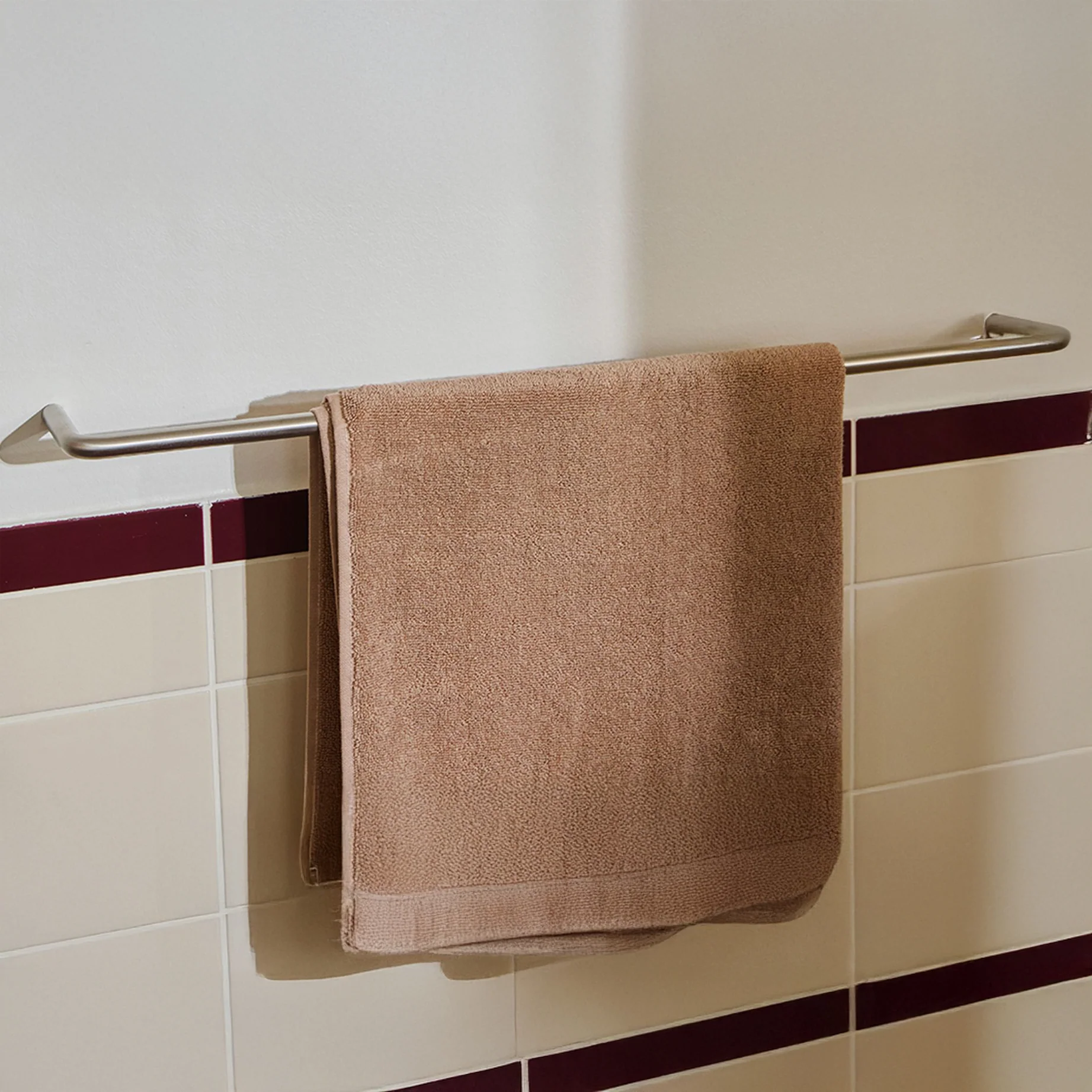 Knud Towel Bar - Rockland Interiors Inc.