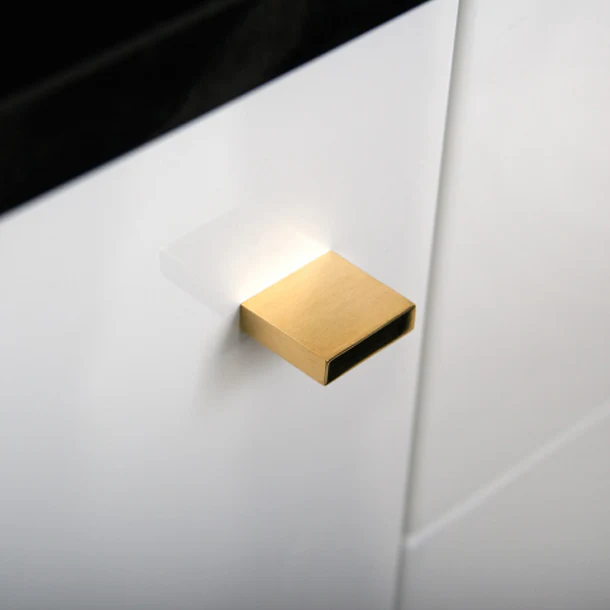 Clean Cut Knob - Rockland Interiors Inc.