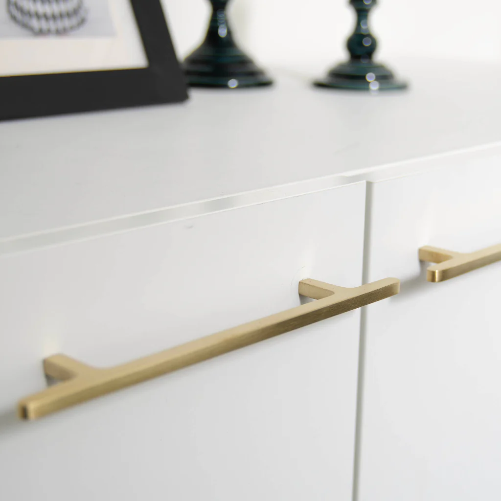 Flat Line Handle - Rockland Interiors Inc.