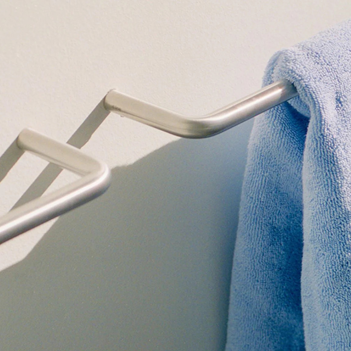 Knud Towel Bar - Rockland Interiors Inc.
