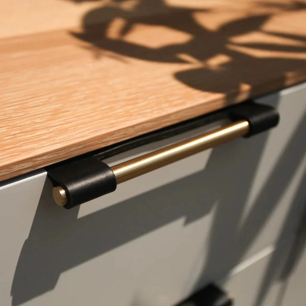 EP03 Leather Edge Pull - Rockland Interiors Inc.