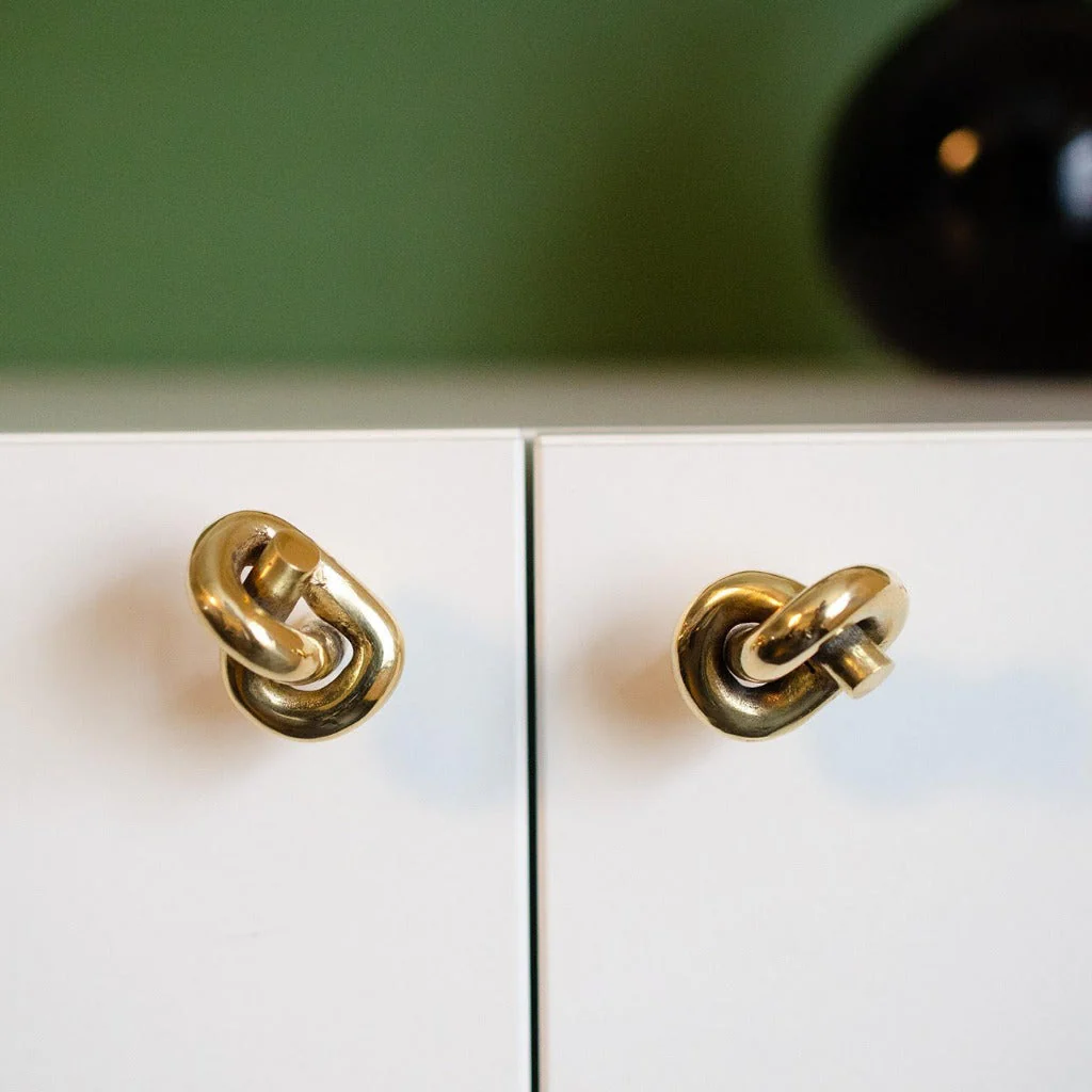 Angular Knot Knob - Rockland Interiors Inc.