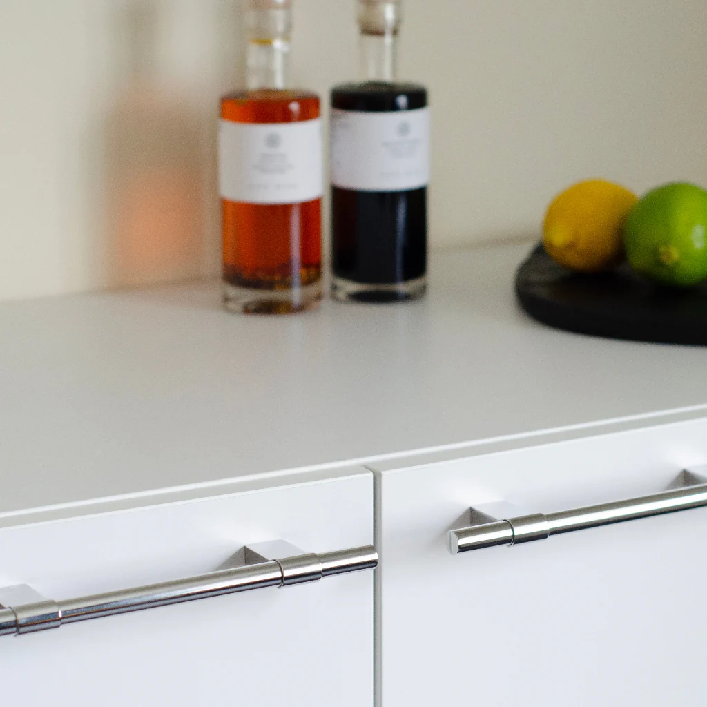 Line Big Handle - Rockland Interiors Inc.