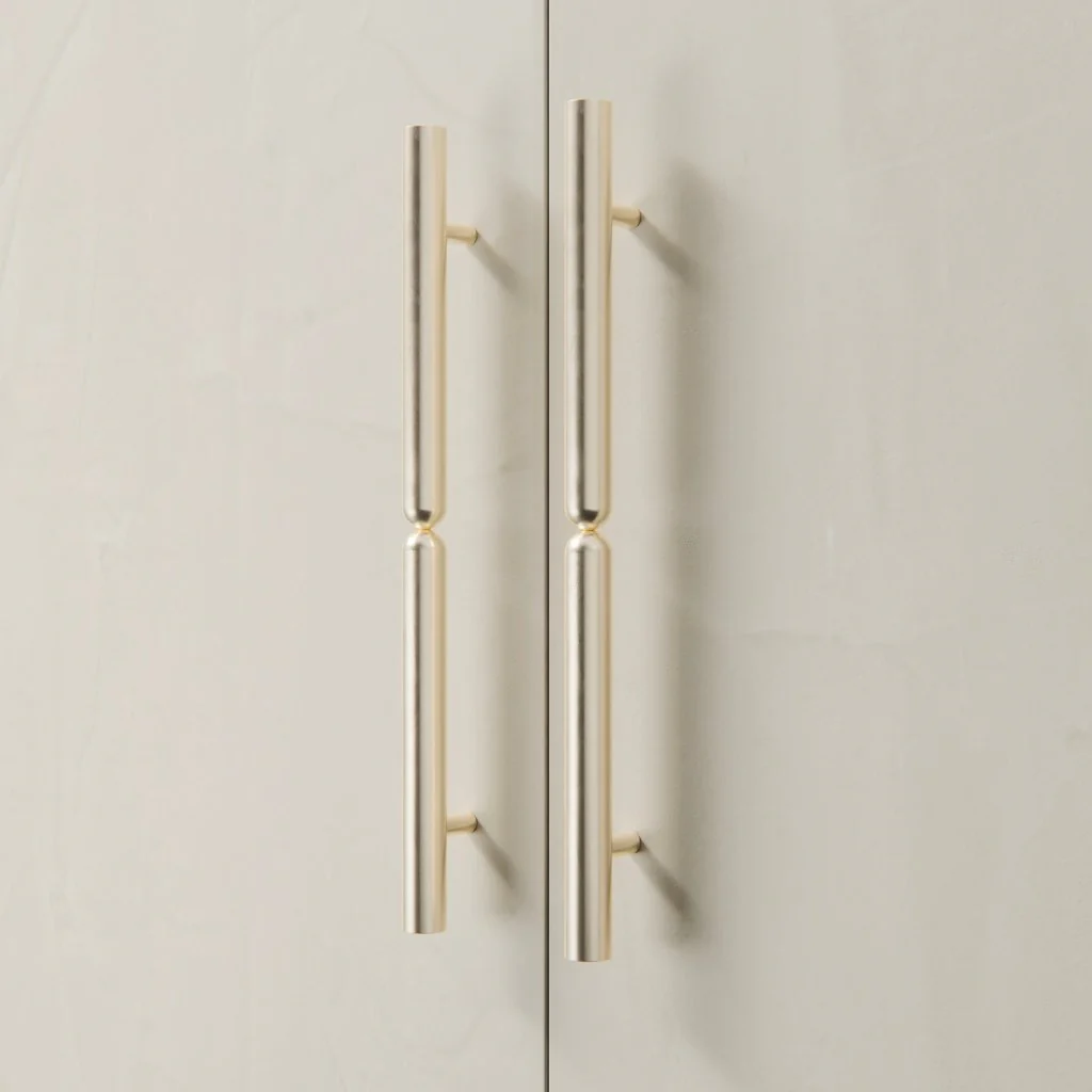 TOTEM Appliance Pull - Rockland Interiors Inc.