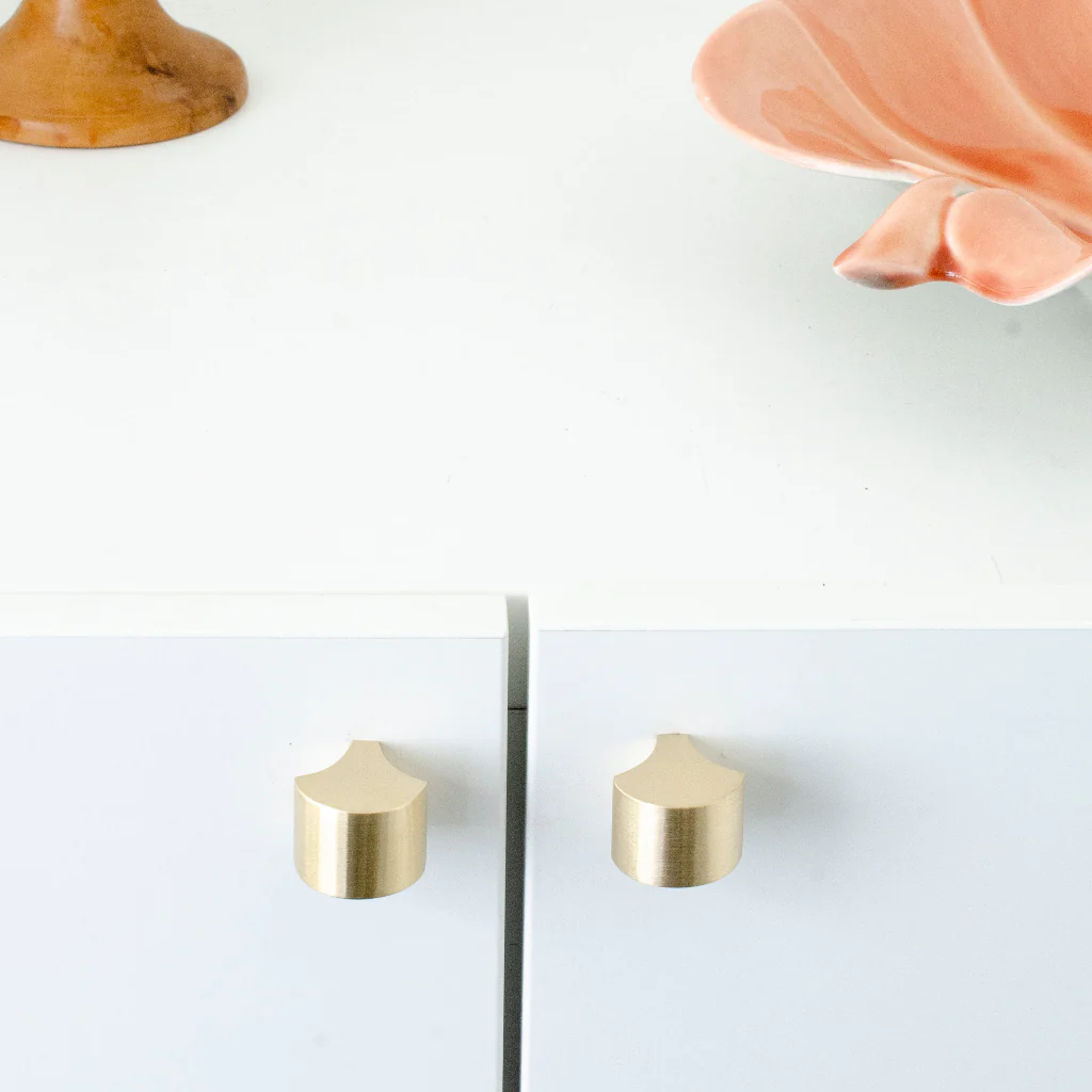 Feather Knob - Rockland Interiors Inc.