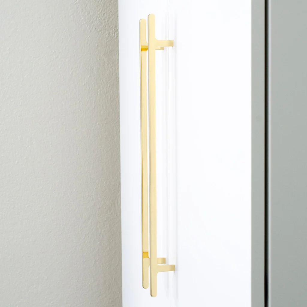 Flat Line Handle - Rockland Interiors Inc.
