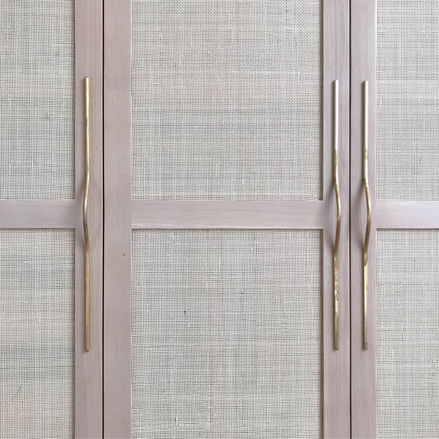 Pulse Line Handle - Rockland Interiors Inc.