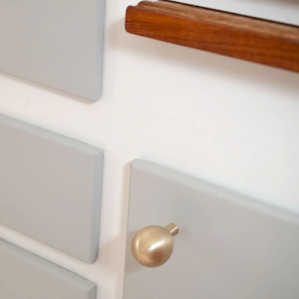 Drop Knob / Hook 28 - Rockland Interiors Inc.