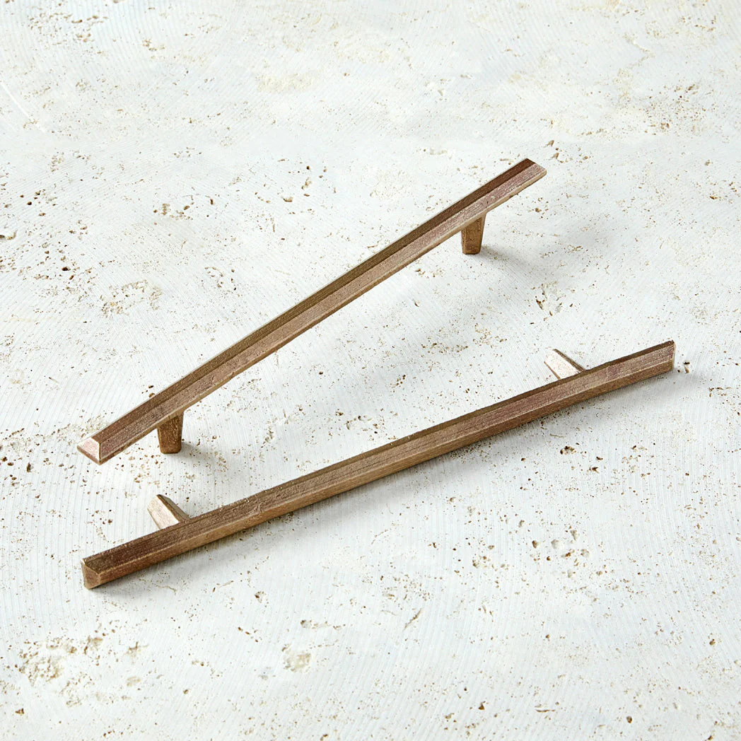 Pyra Handle - Rockland Interiors Inc.