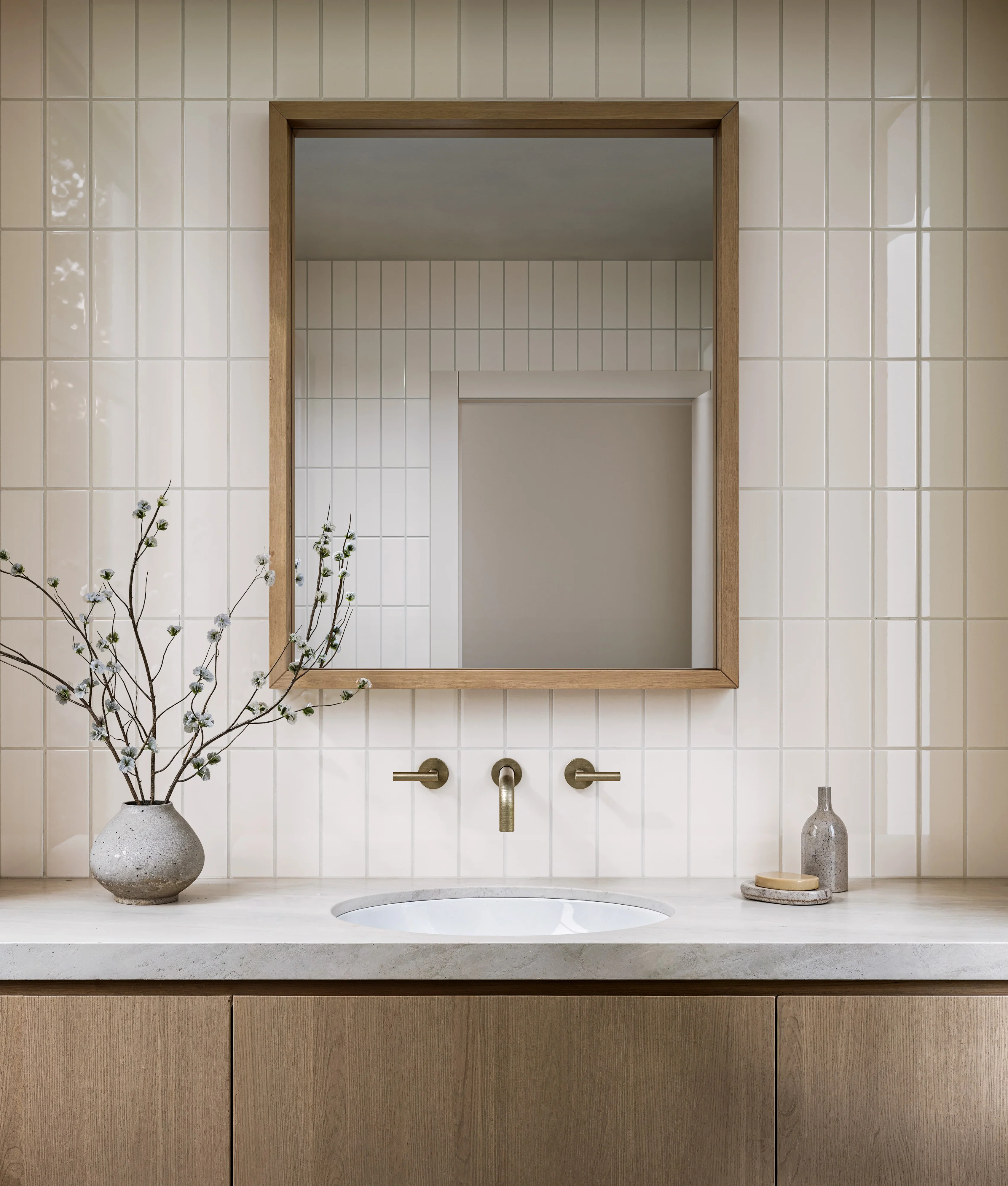 3x9 Natural Press Ceramic Tile in Pearl Gloss - Rockland Interiors Inc.