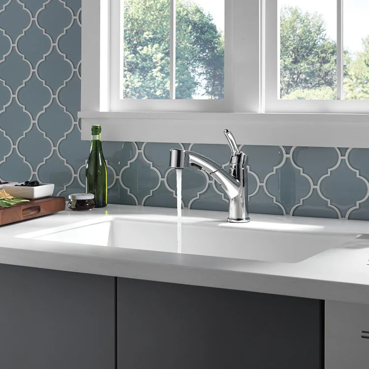 Collins Single Handle Pull Out Kitchen Faucet - Rockland Interiors Inc.